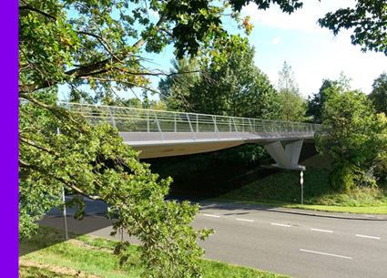 Innovativer Steg über den Seeblickweg